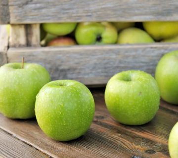 سیب گلاب ترش با طعم دلچسب و لذیذ